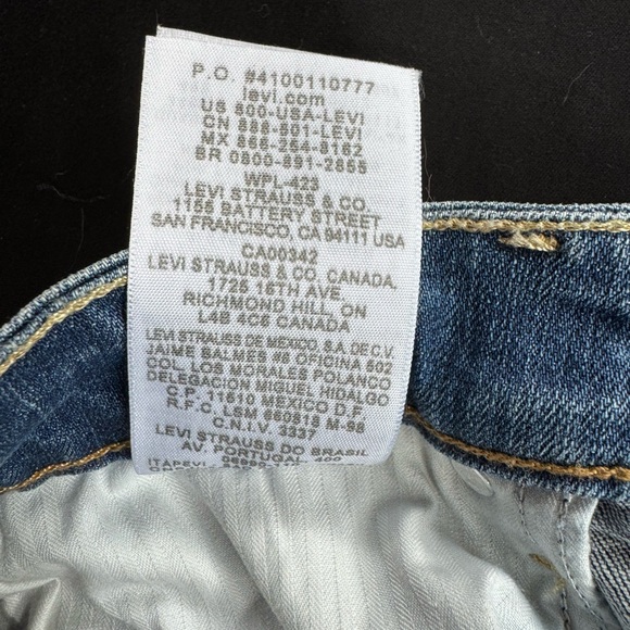 Levi’s Demi Curve Classic jeans for women.  Size 30, slim leg. - Picture 8 of 13